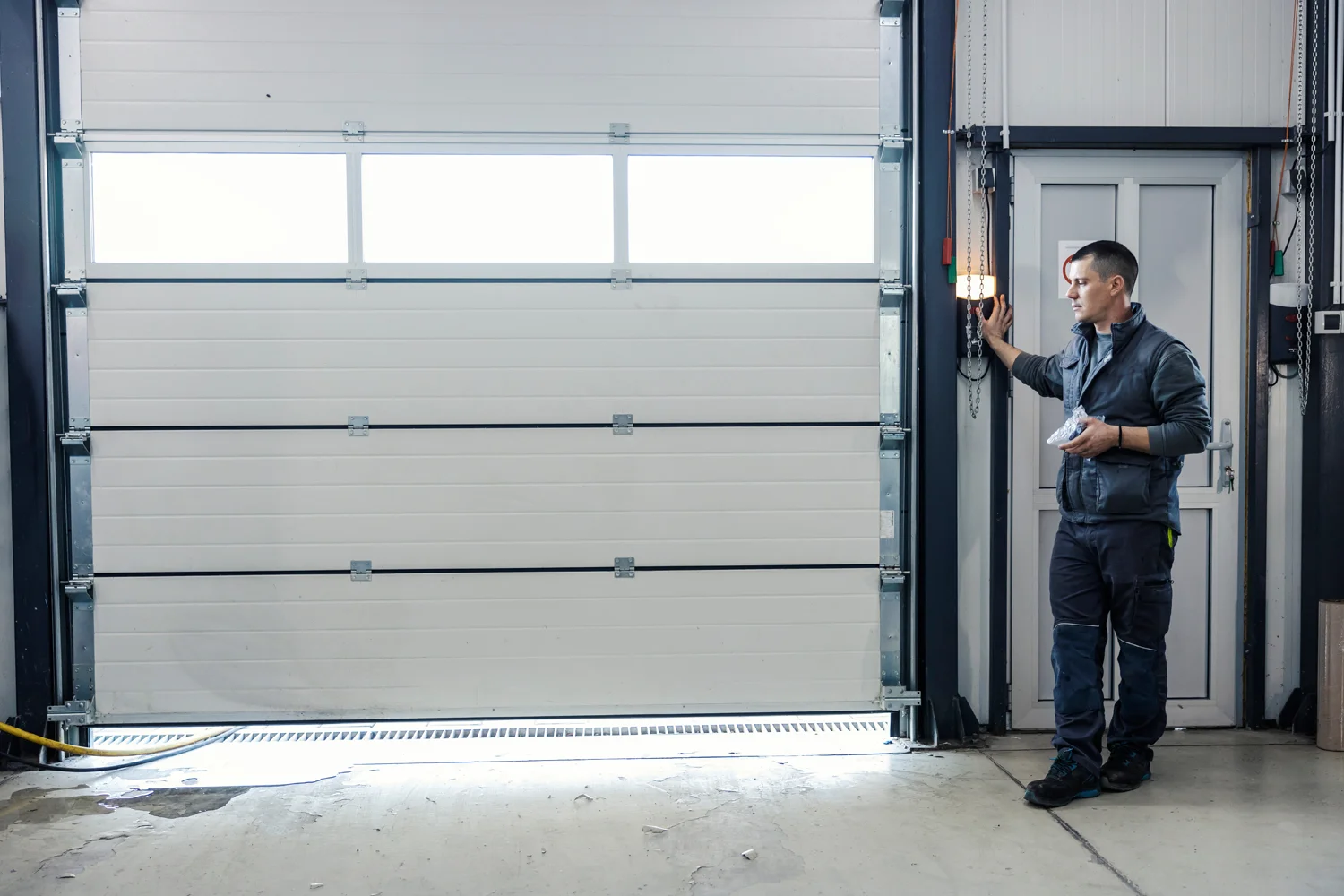 Benefits Of Hiring A Garage Door Service Company